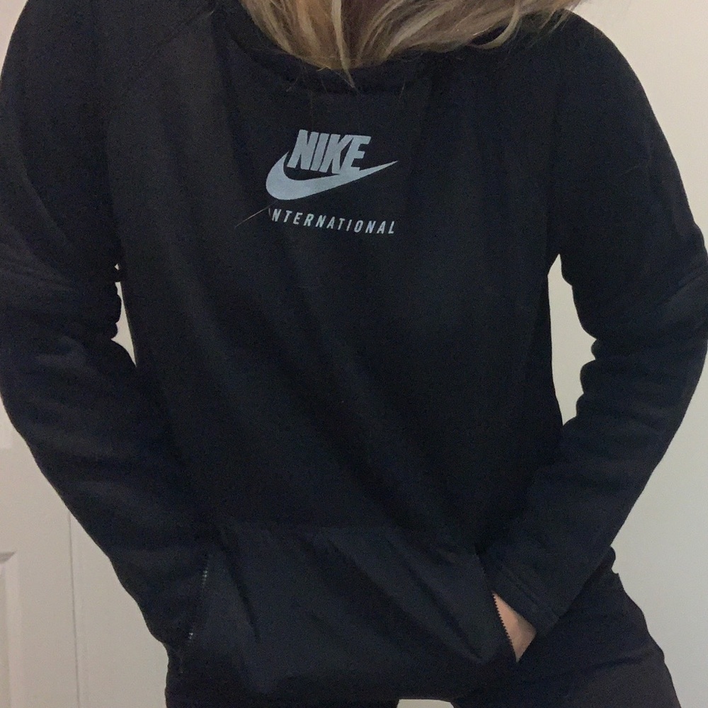 Nike crewneck sweatshirt